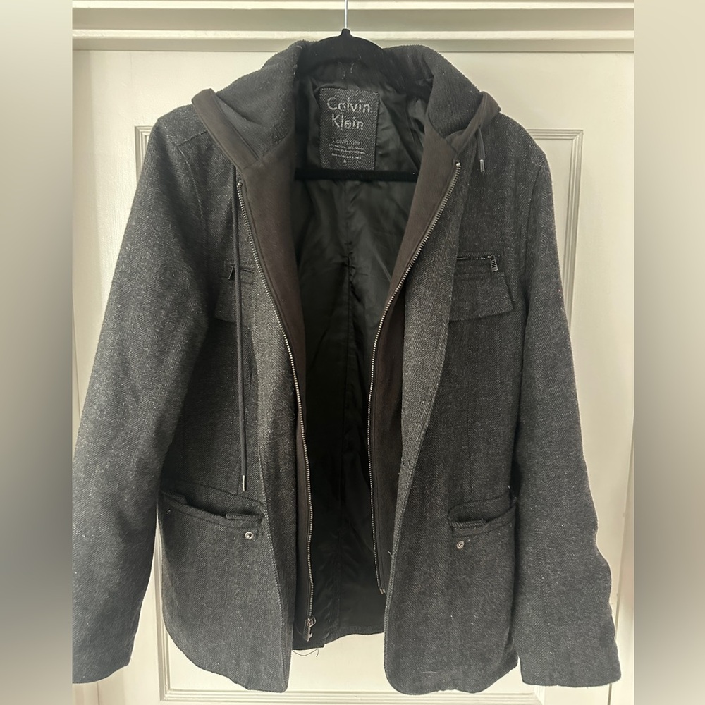 Men’s Calvin Klein hooded sports coat.